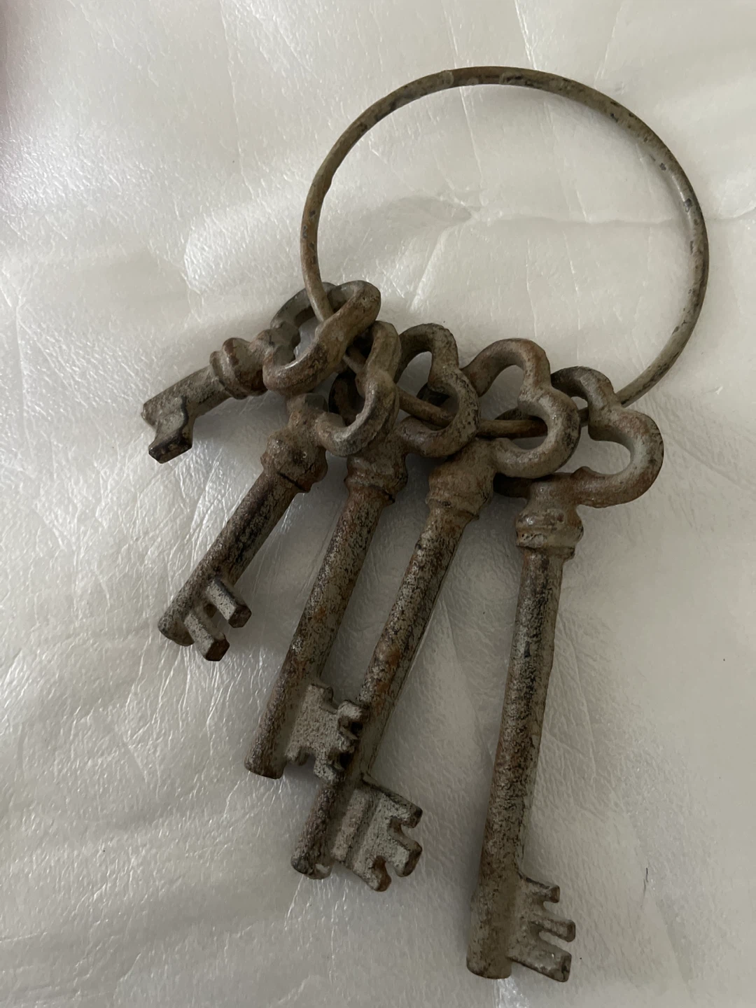 Set of 5 Antique Skeleton Keys - photo 2