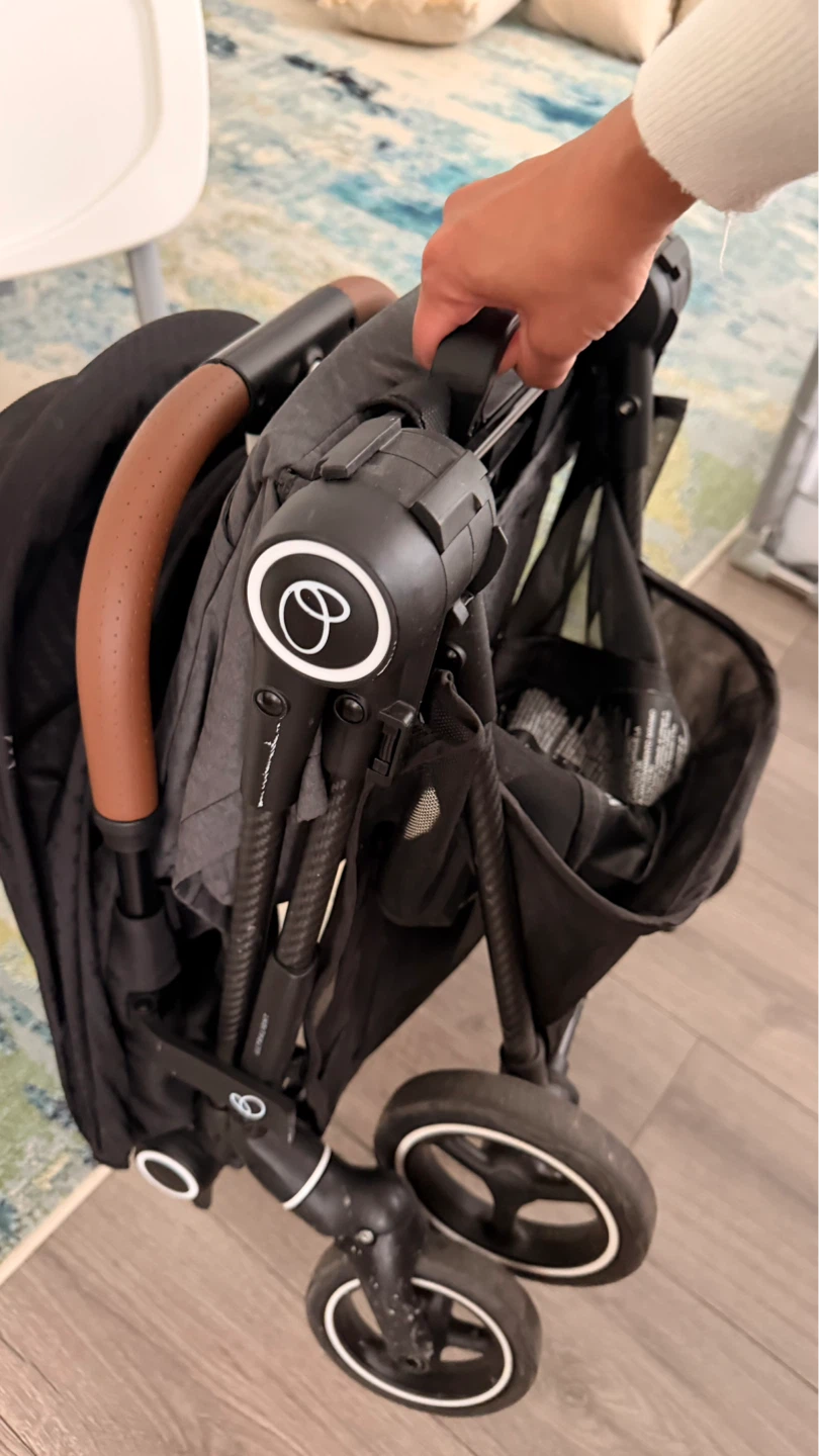 Evenflo hummingbird Stroller black with Cup Holder - photo 3