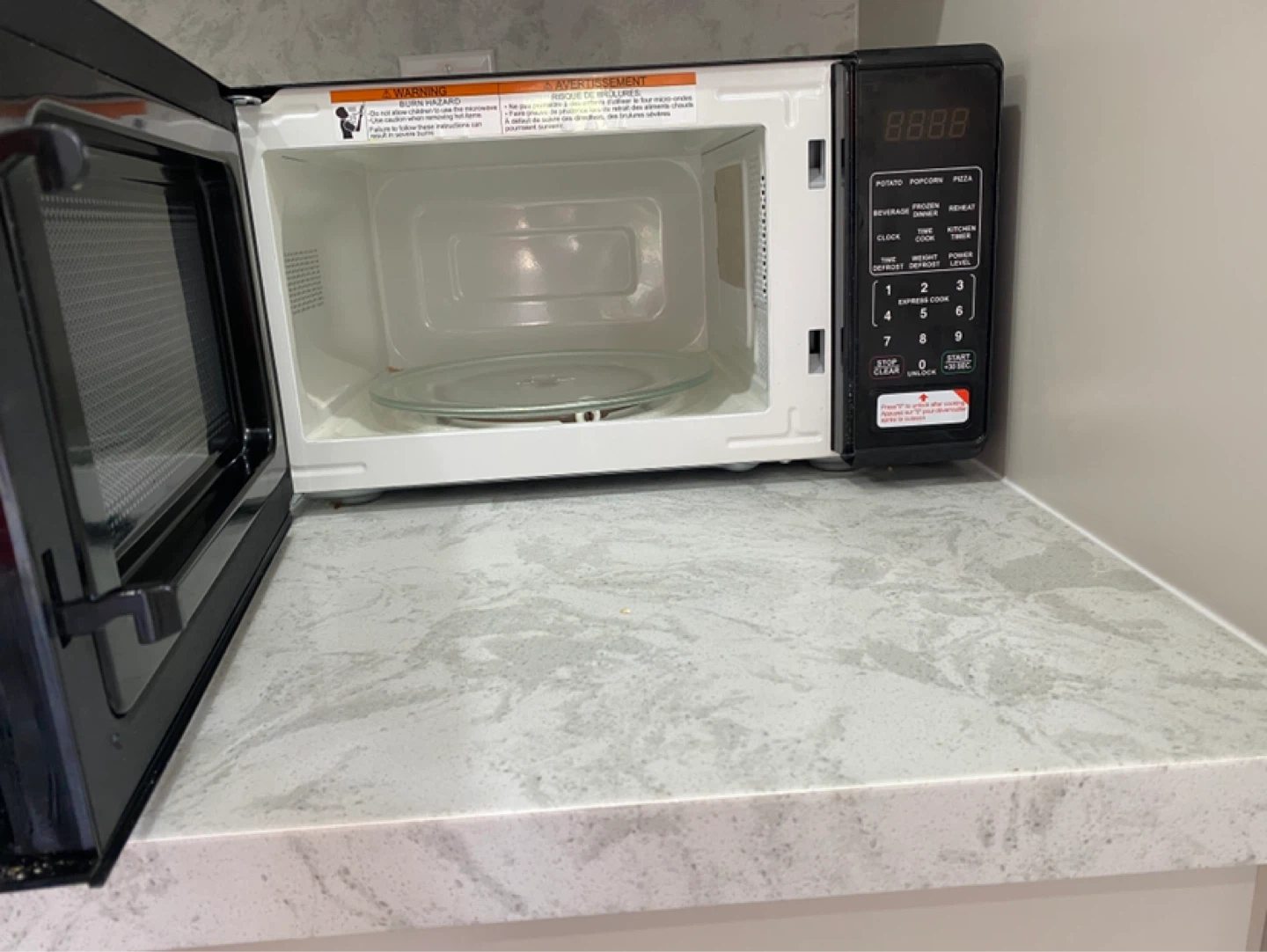 Microwave - slightly used - photo 3