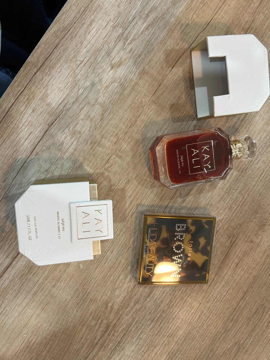 KAYALI edp 50ml & Huda Beauty Eyeshadow Palette - photo 2