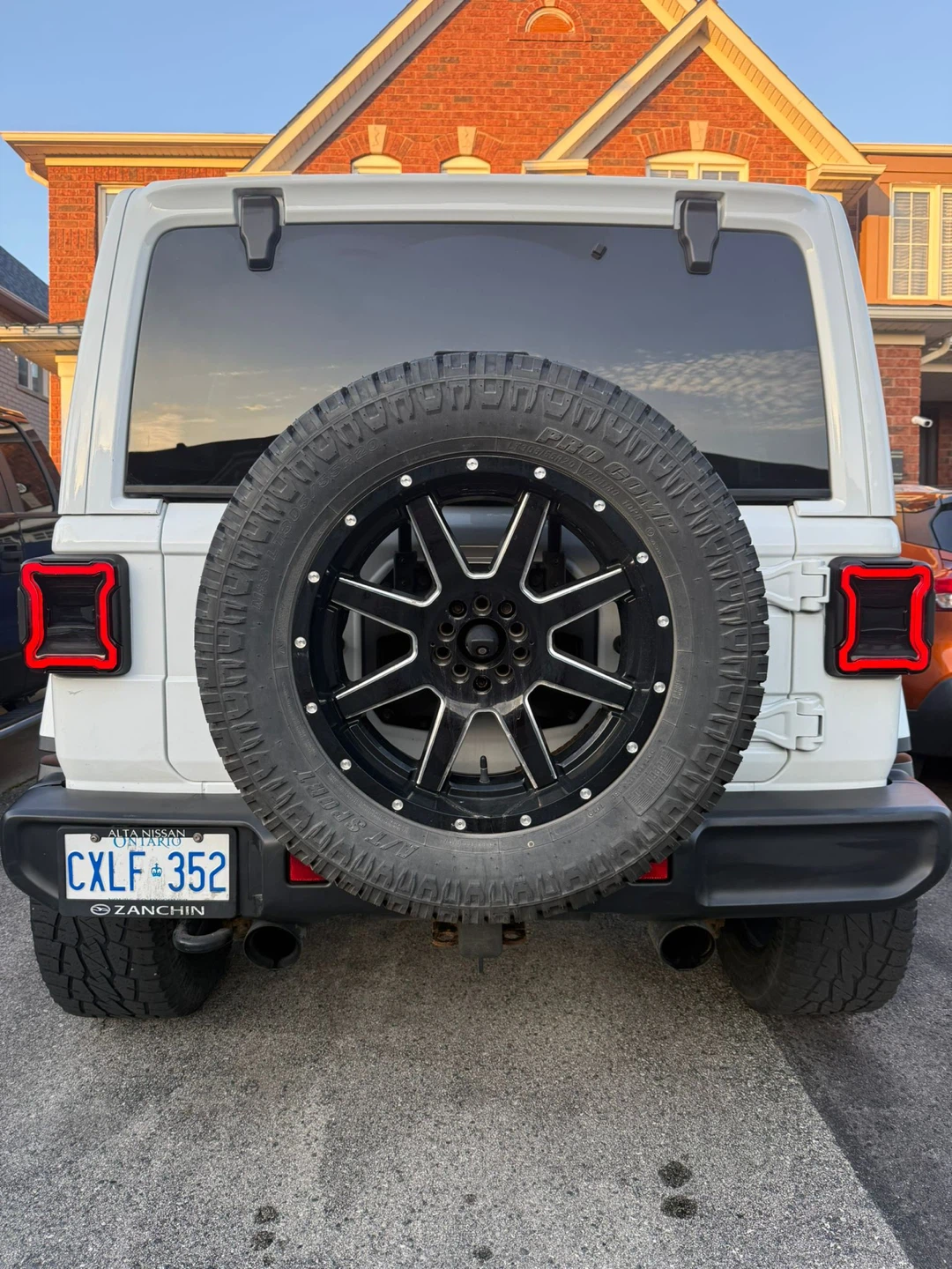 White Jeep Wrangler - 153,798 km - photo 2