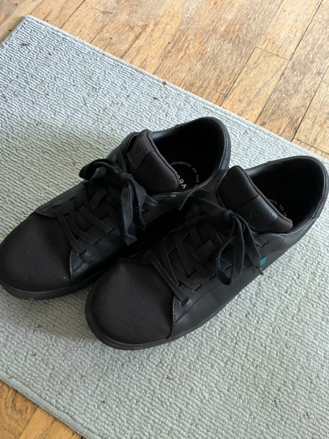 Vessi Waterproof Shoes (Size 8) - Like New - photo 4