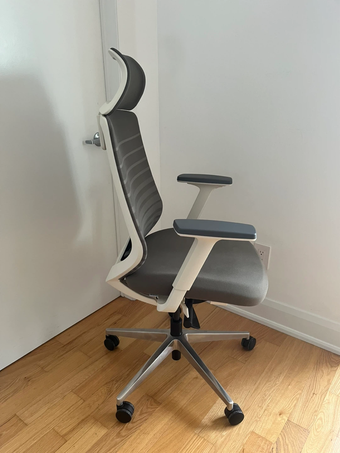 Branch Ergonomic Office Chair with Headrest - photo 3