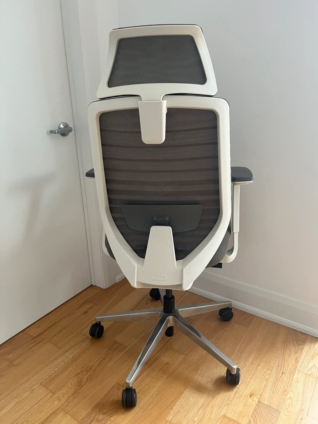Branch Ergonomic Office Chair with Headrest - photo 2