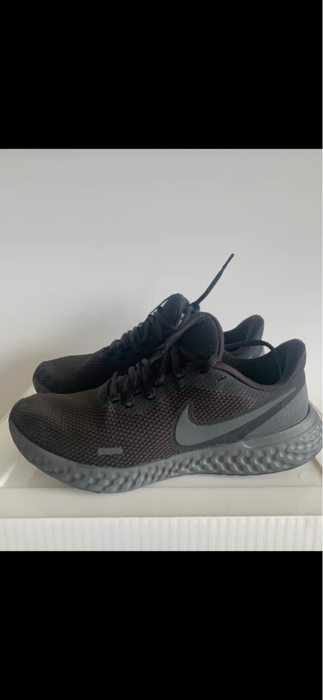 ⭐️ NIKE REVOLUTION Runners - photo 3