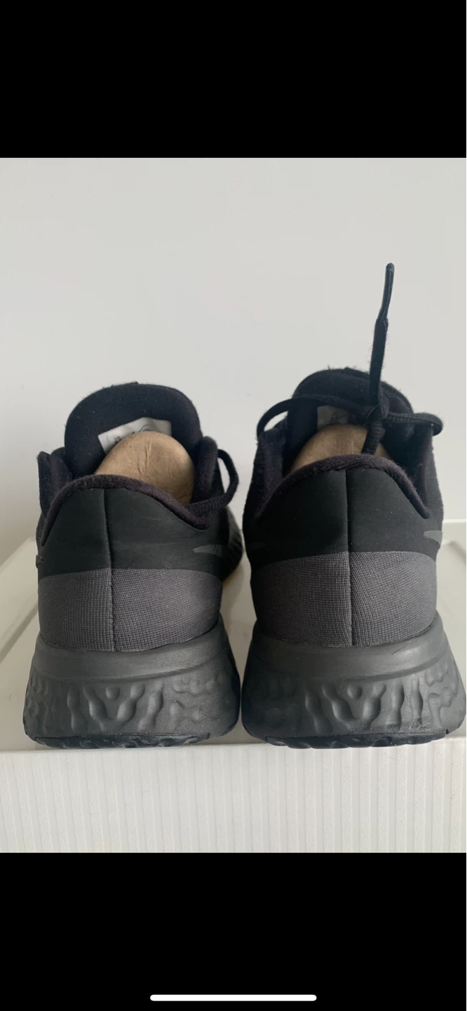 ⭐️ NIKE REVOLUTION Runners - photo 4