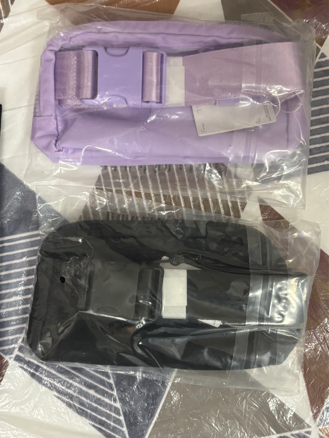 3x Lululemon Belt Bag Set - Black and Lavender - photo 3
