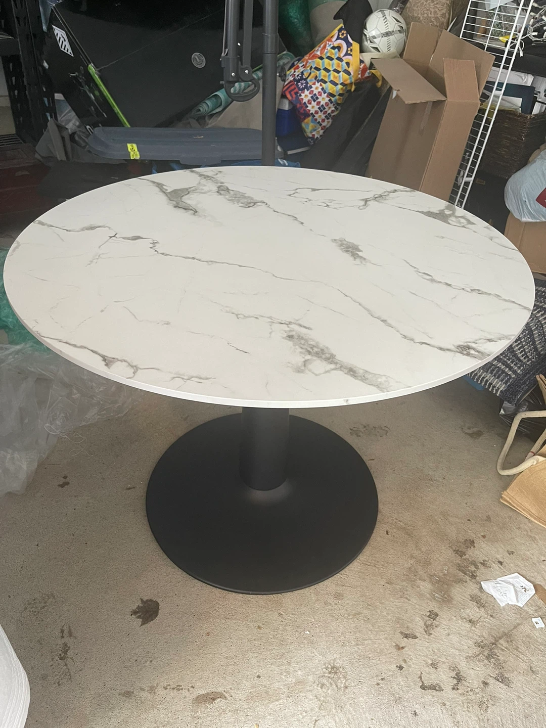 Round table, 39 inch diameter, 29 inch height