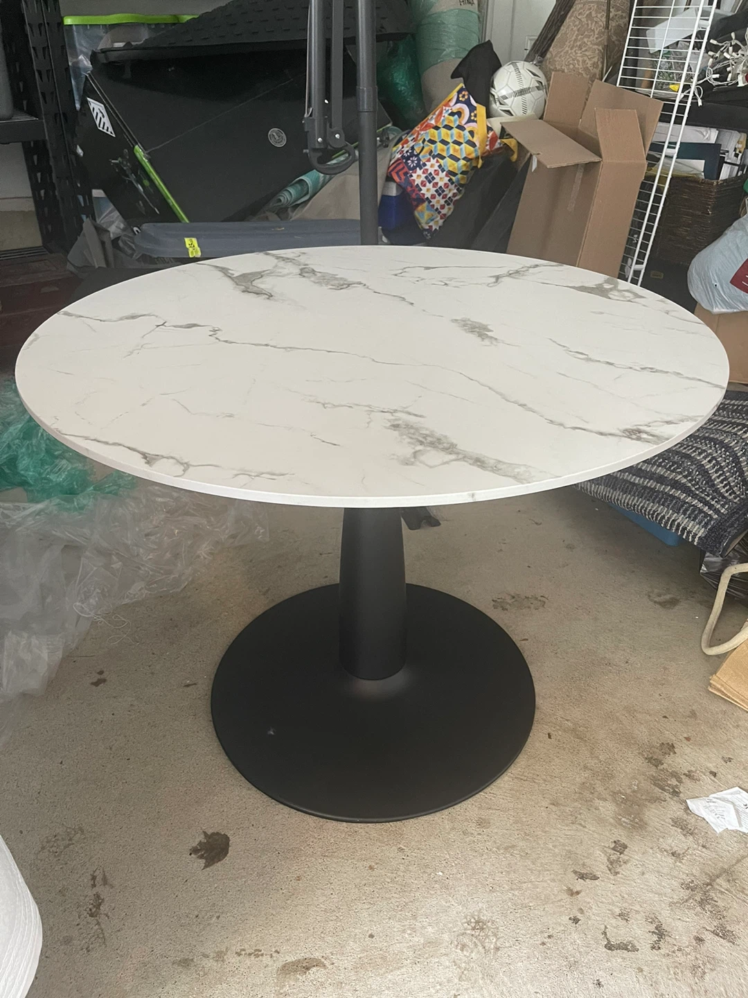 Round table, 39 inch diameter, 29 inch height - photo 2