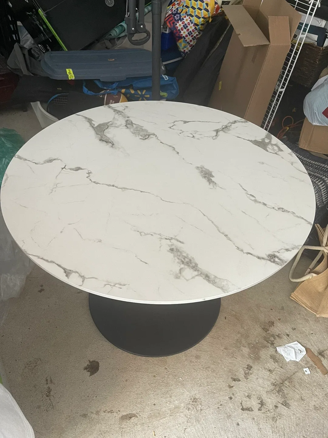Round table, 39 inch diameter, 29 inch height - photo 3