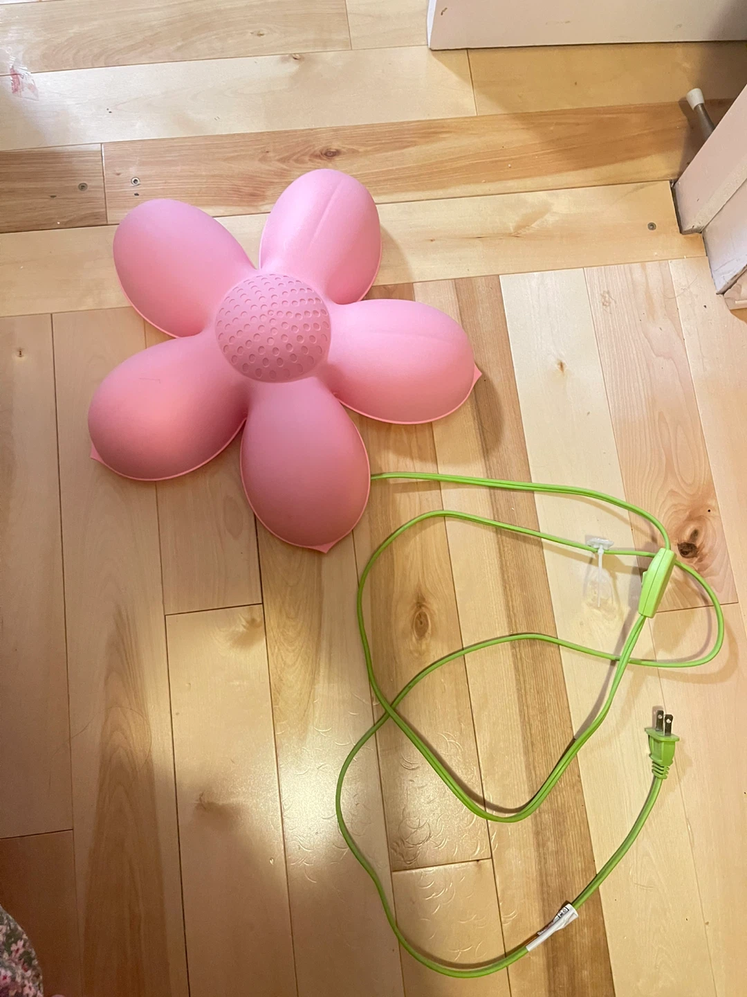 Pink Flower Shaped Lamp with Green Cord