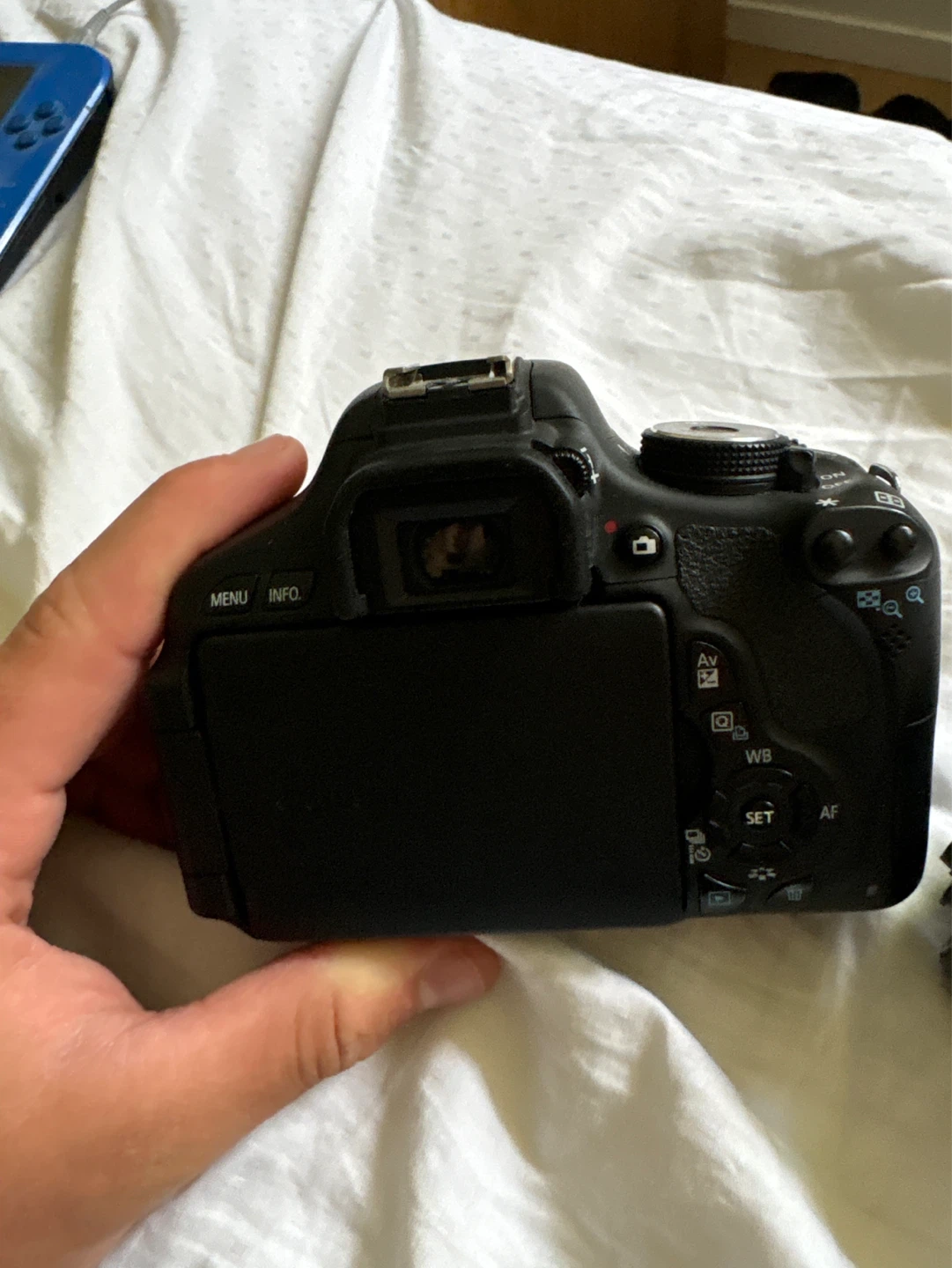 Canon EOS Rebel T5 DSLR Camera with Lens and Bag - photo 3