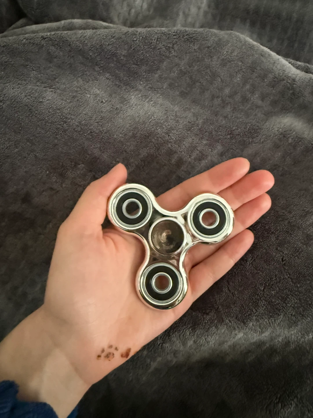 Pink & Silver Metal Fidget Spinners - photo 2