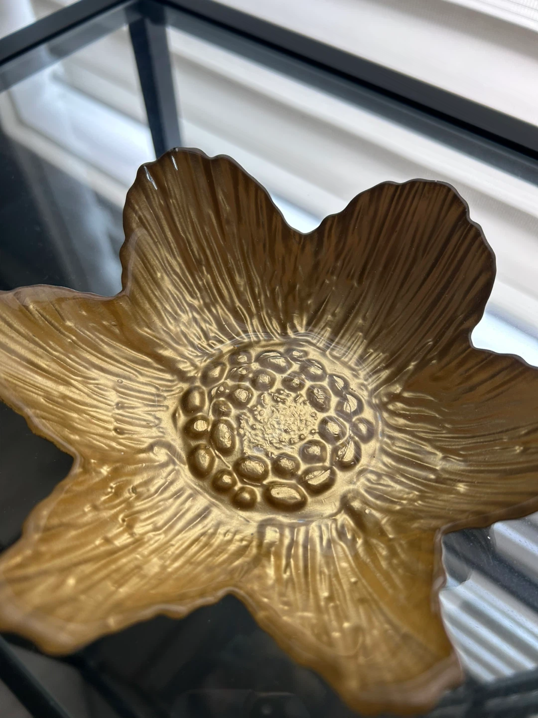 Vintage Small Decorative Gold Flower Dish - photo 3