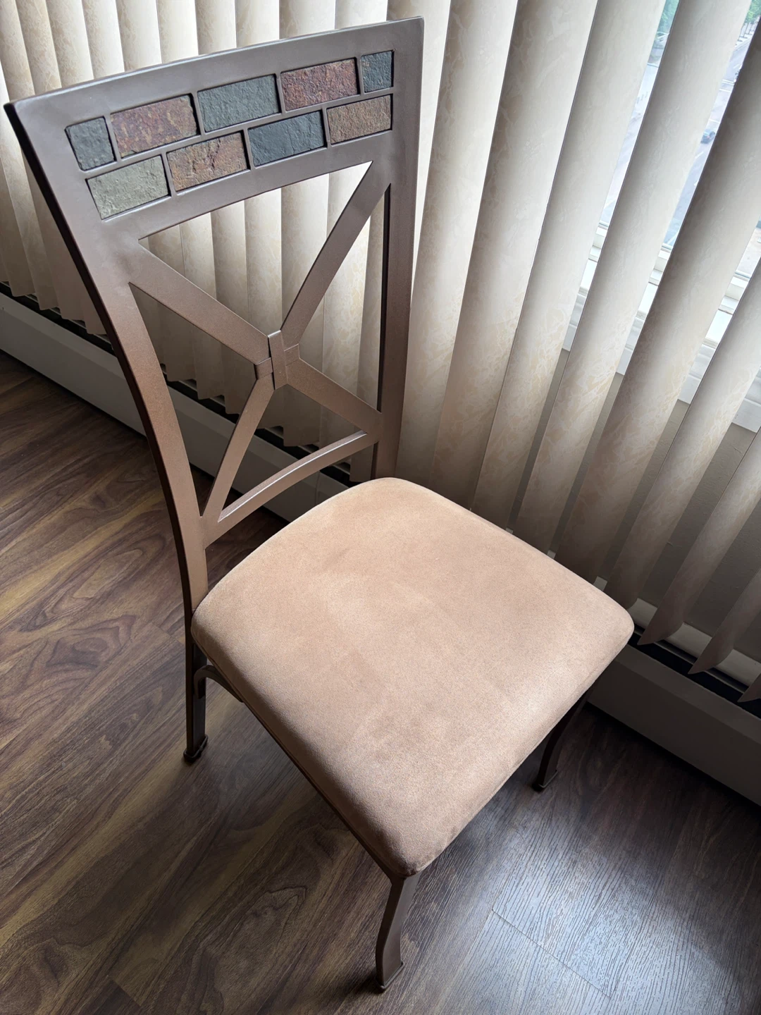 4x Dining Chair with Decorative Back