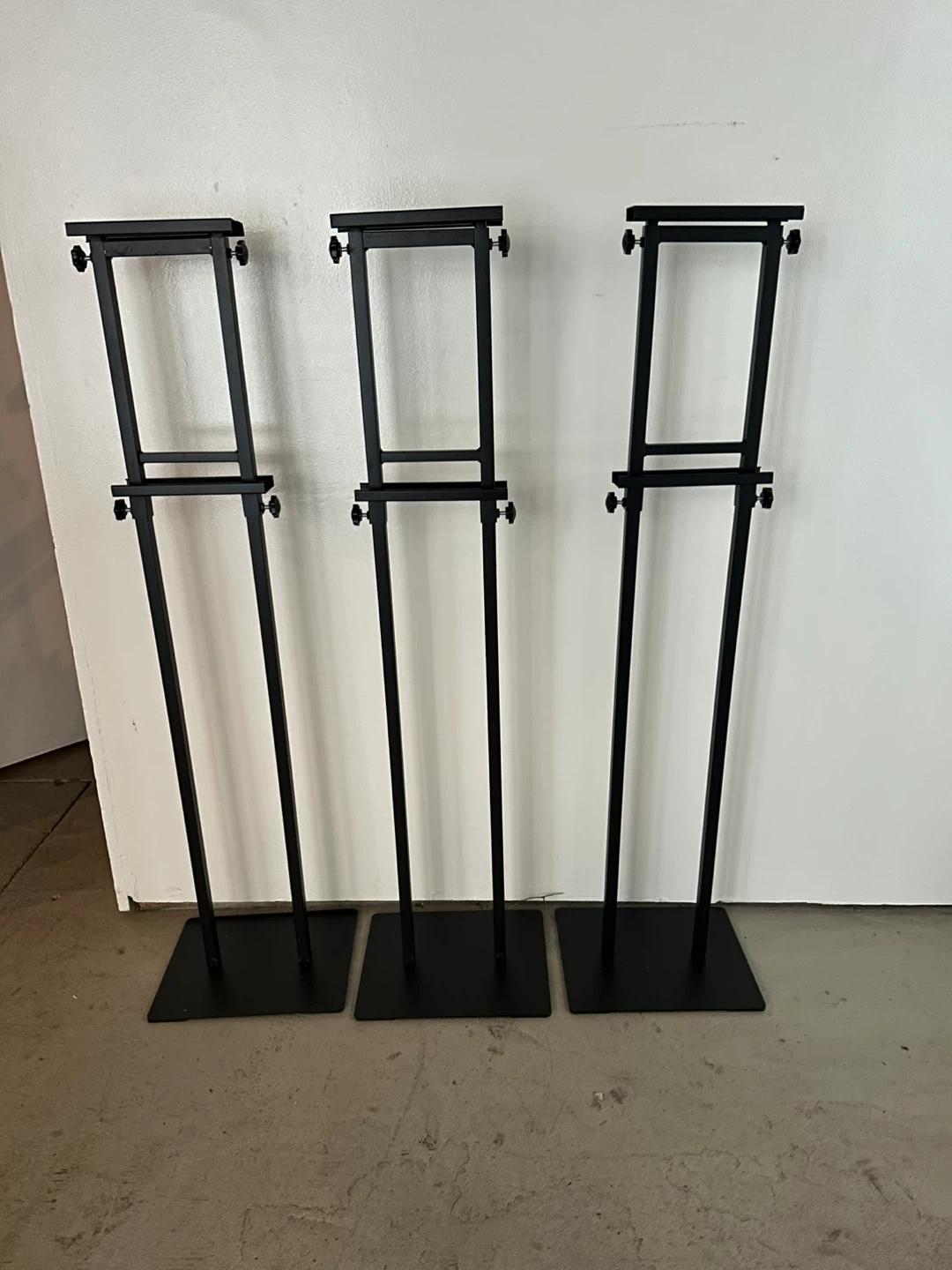 Set of 3 Black Metal Display Easels - photo 2