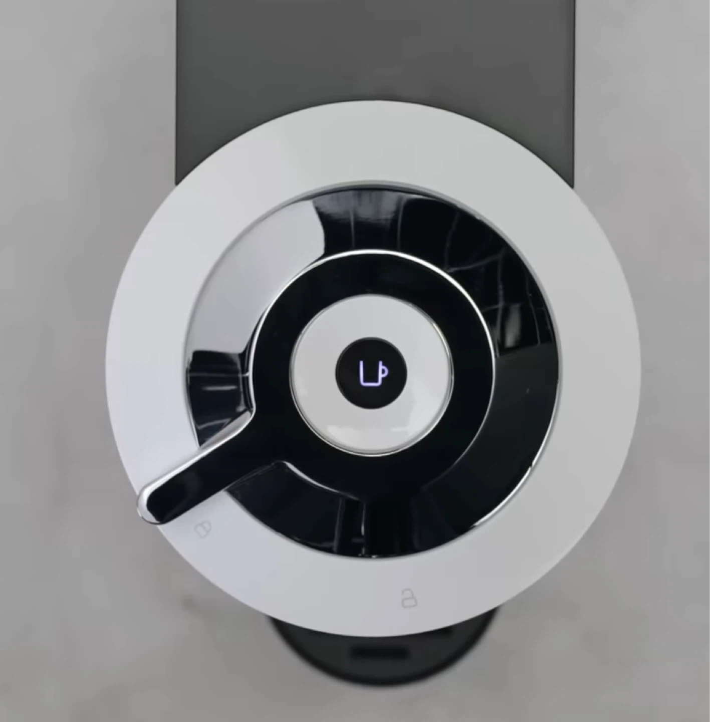 Nespresso Vertuo Next & Aeroccino3 Coffee Machine - photo 3