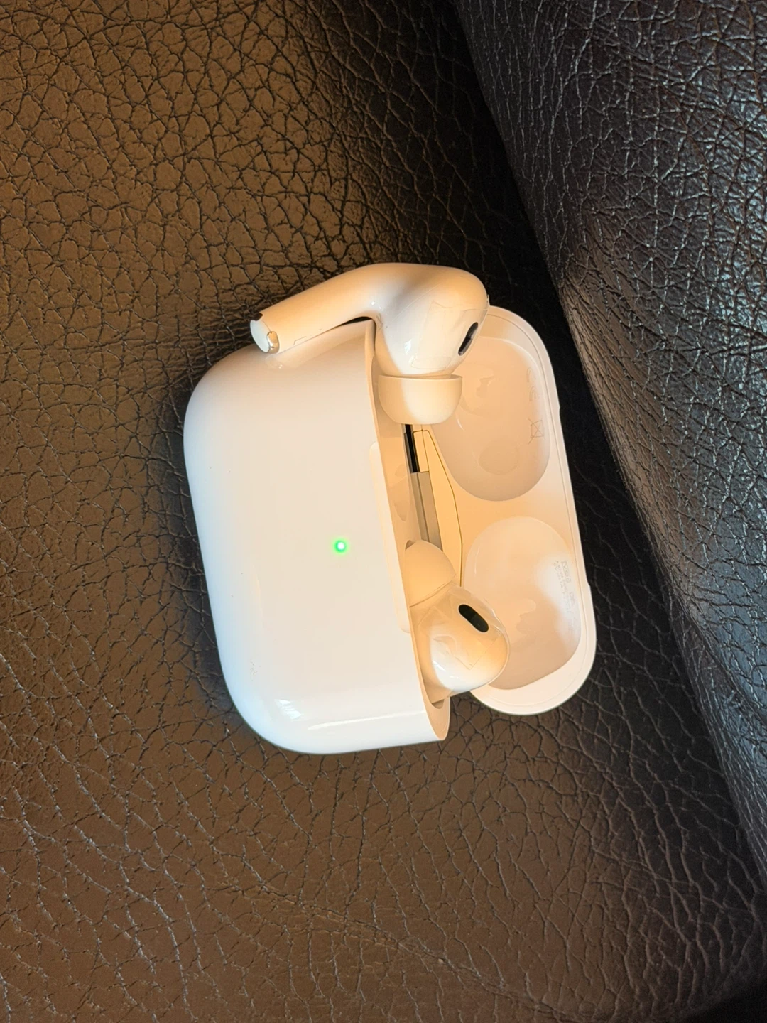 Apple AirPods Pro - photo 4