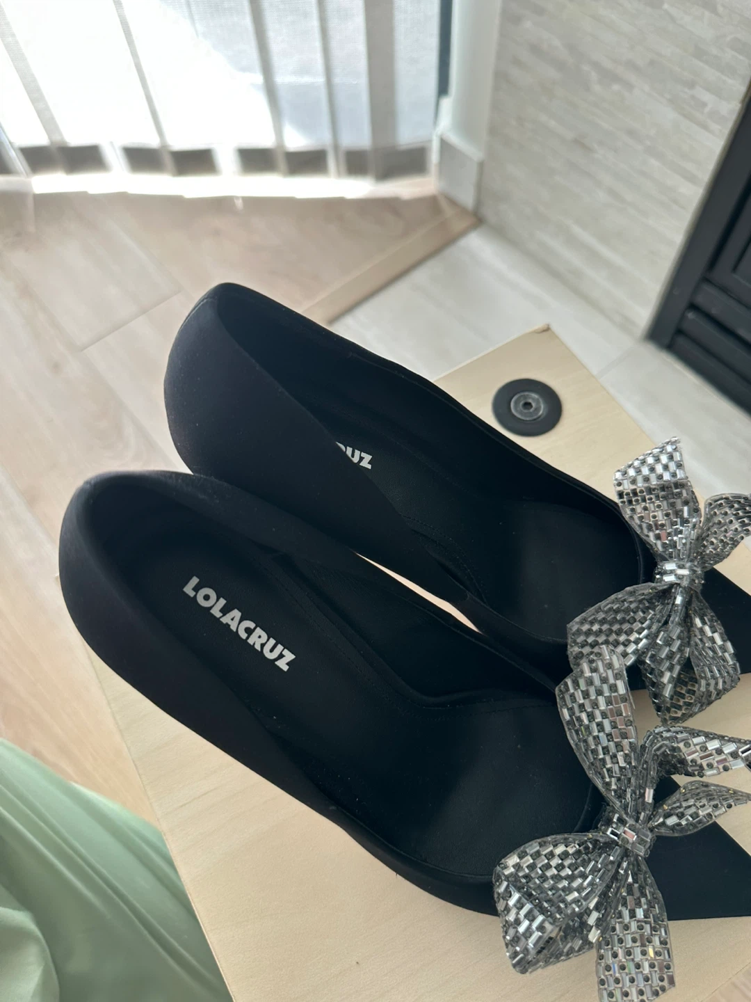 Lola Cruz Black Heels with Bows - photo 5