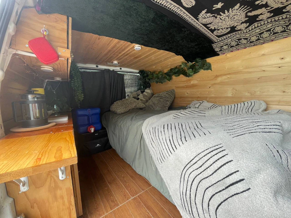 Converted Van Conversion with Bed and Kitchenette - photo 2