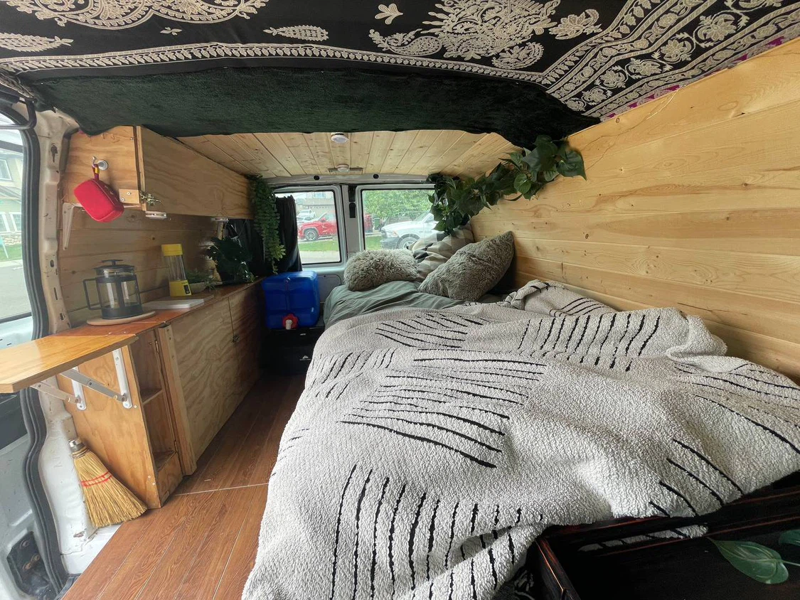 Converted Van Conversion with Bed and Kitchenette - photo 3