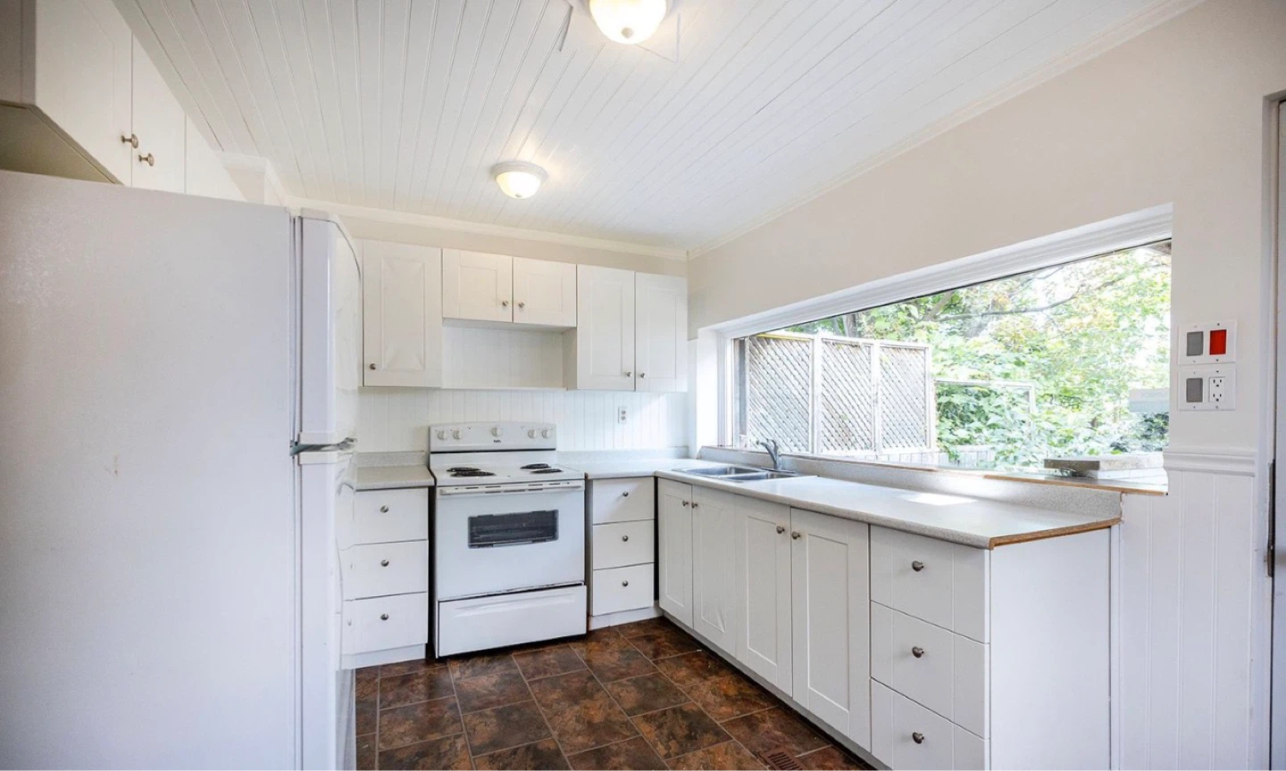 2 Bedroom + 1 Bathroom + spacious living room for rent - photo 5