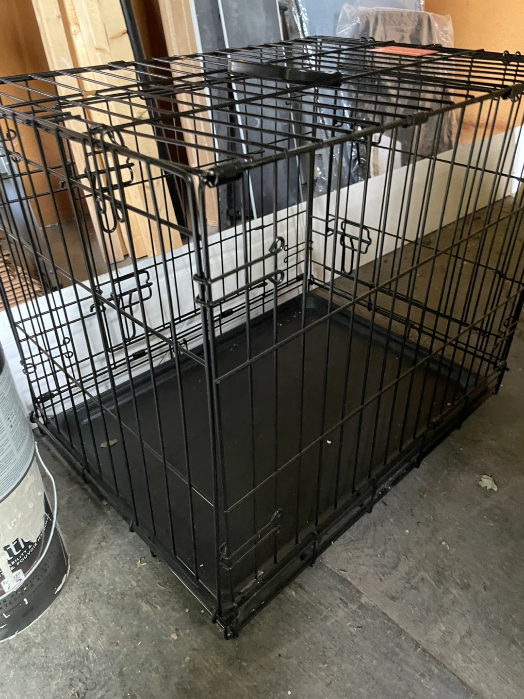 Black Wire Dog Crate with Tray (medium)