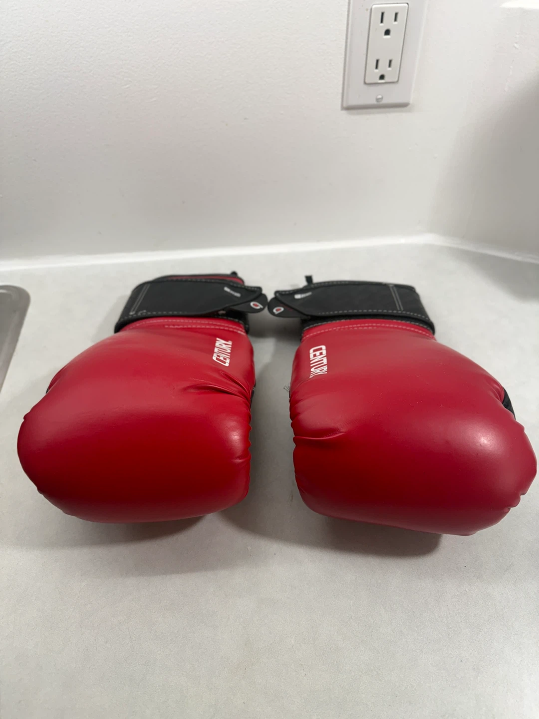 Century 14 oz Boxing Gloves - photo 2