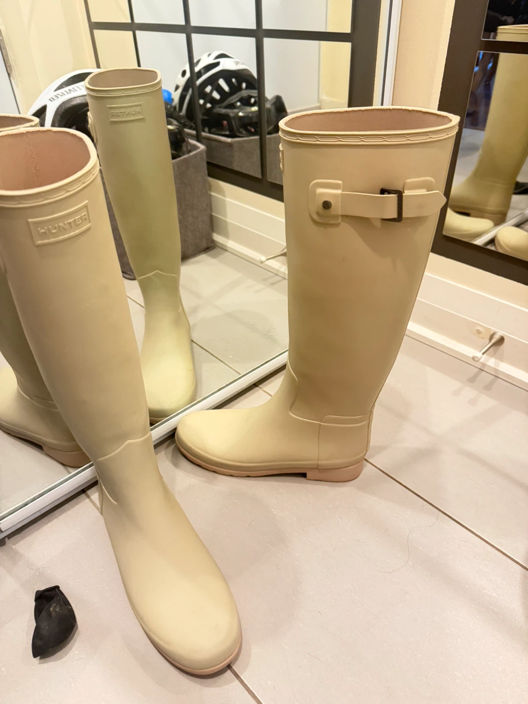 Hunter Boots Yellow Tall Rain Boots size 8 US women - photo 4