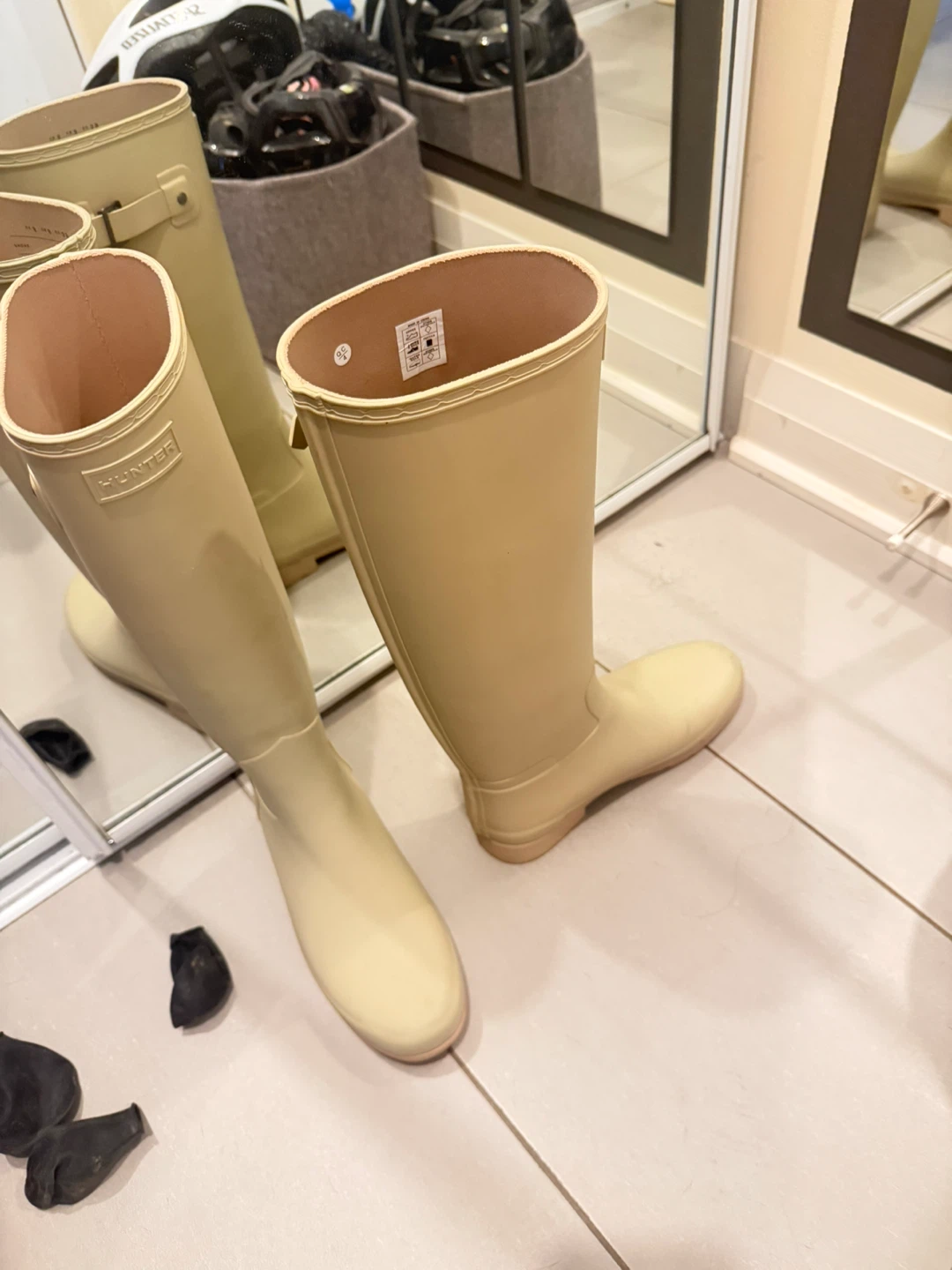 Hunter Boots Yellow Tall Rain Boots size 8 US women - photo 5