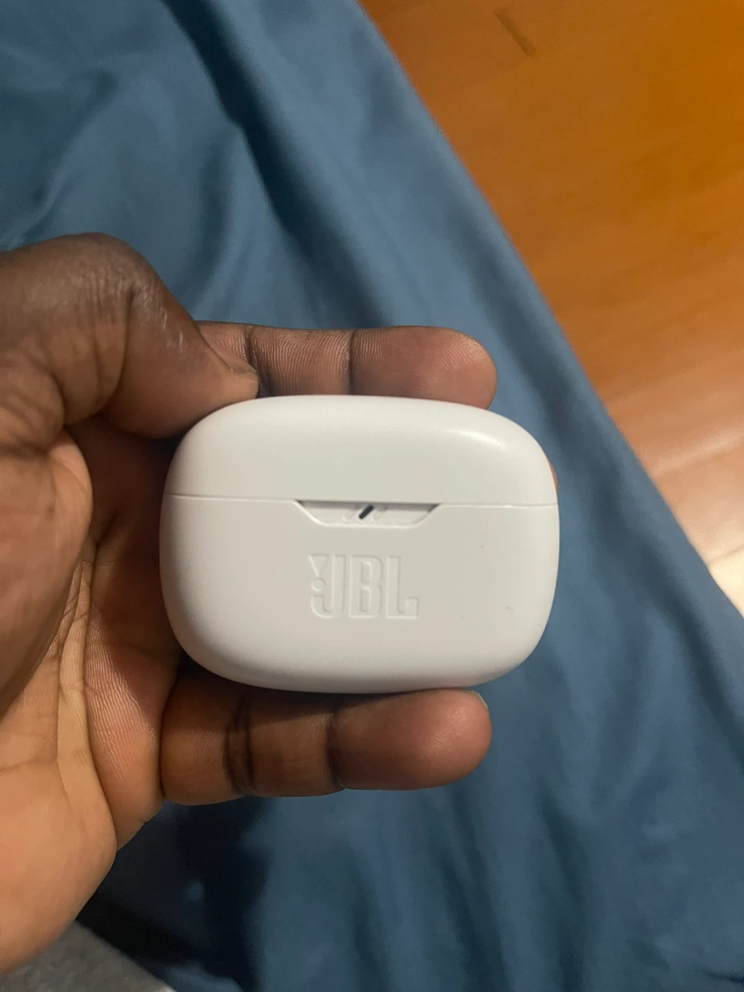 JBL White Wireless Earbuds with Charging Case - photo 5