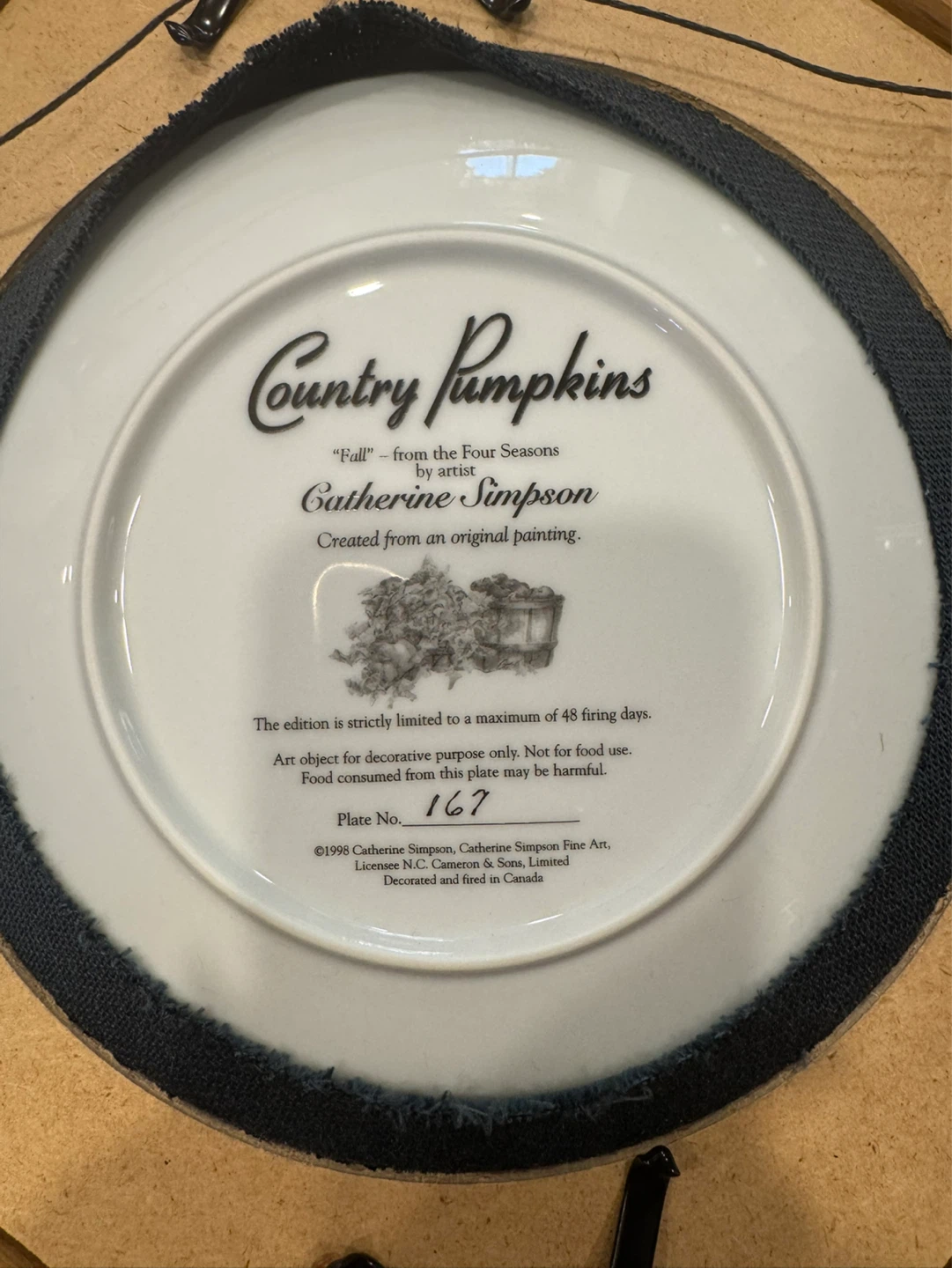 2 Framed Catherine Simpson Collector Plates - photo 2