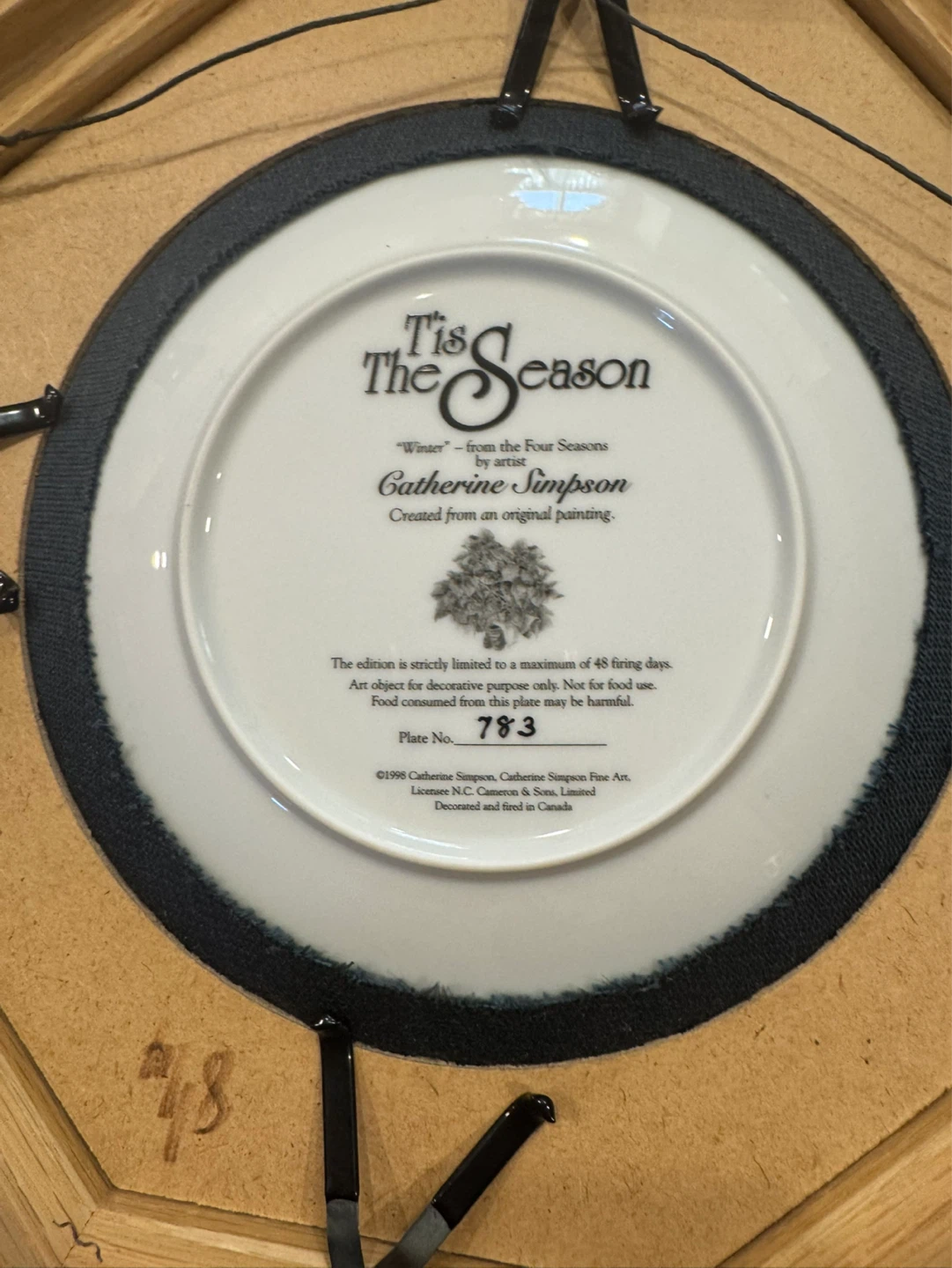 2 Framed Catherine Simpson Collector Plates - photo 4