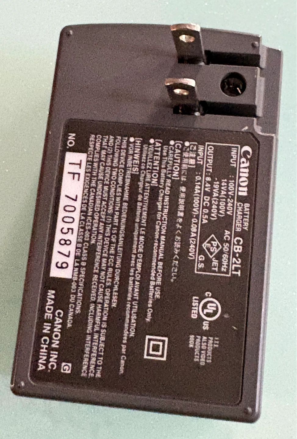 Canon CB-2LT Battery Charger - photo 2
