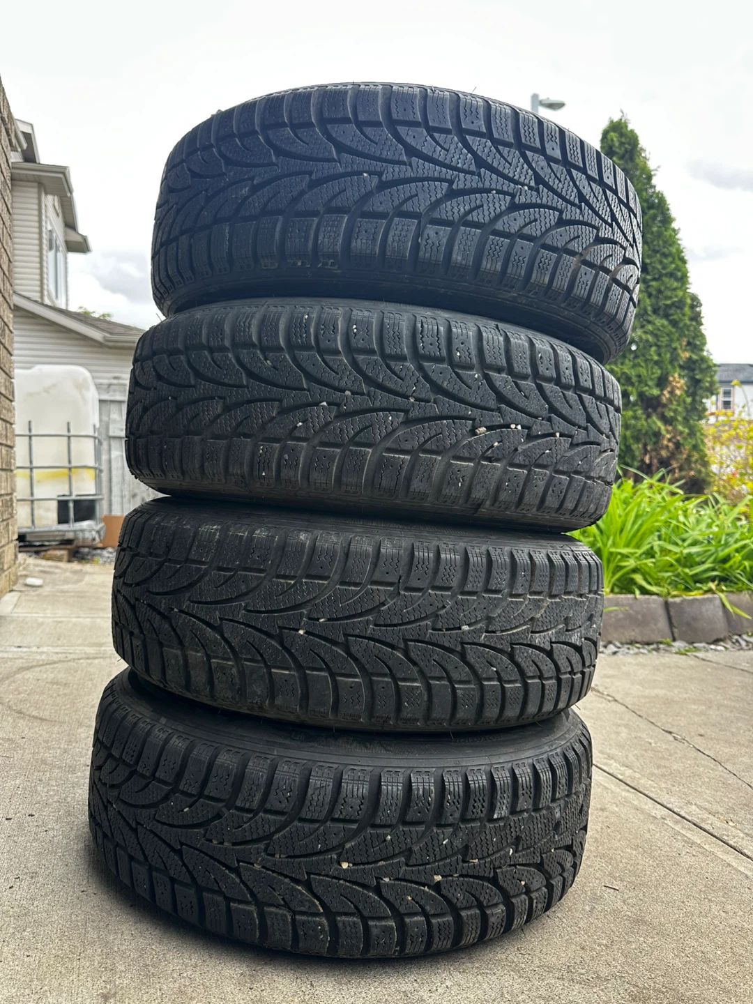 4:Tires  size 195/65R15