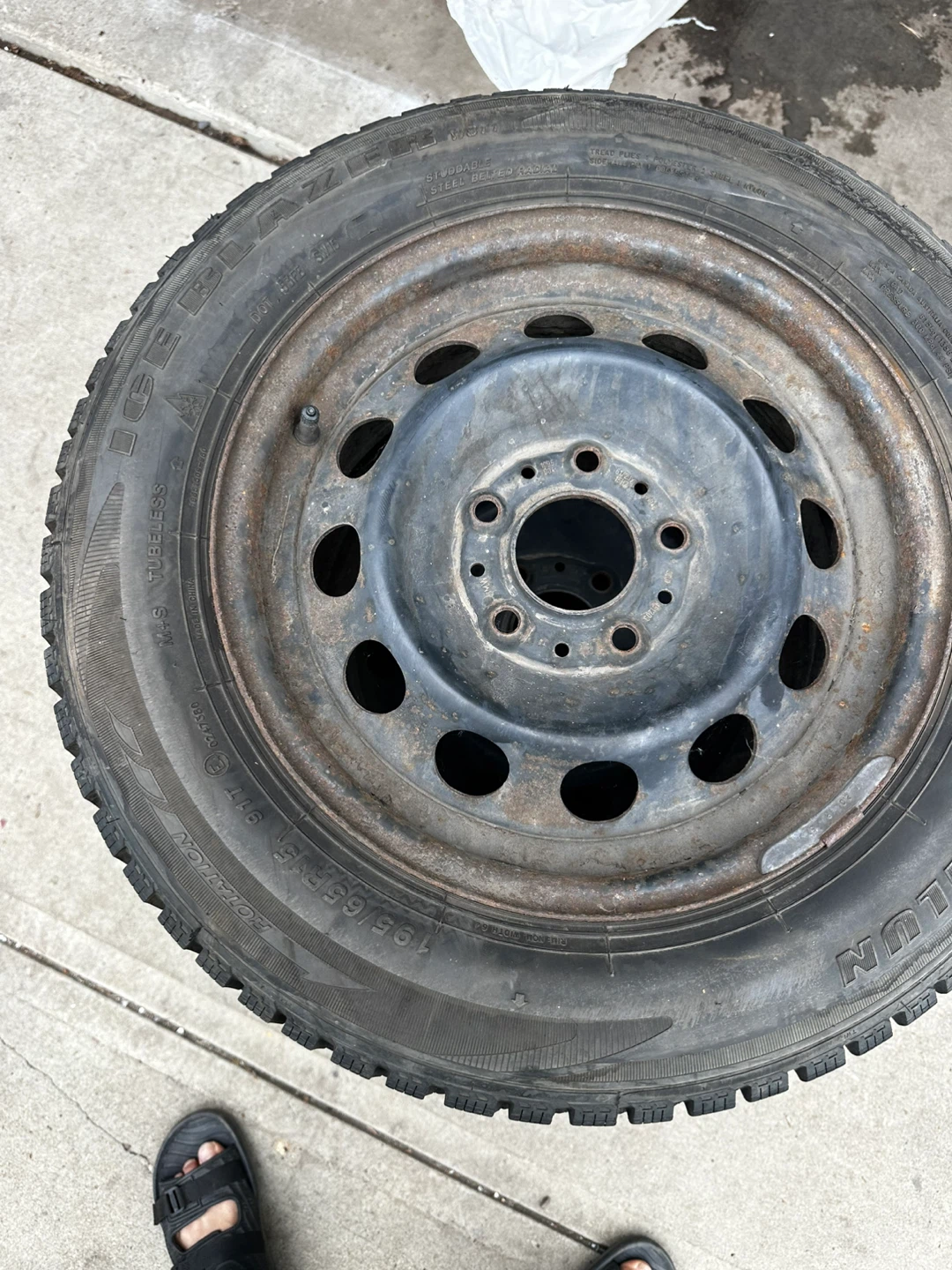 4:Tires  size 195/65R15 - photo 5