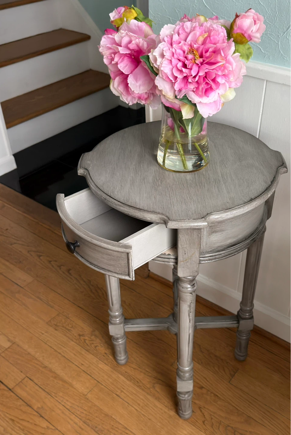 GRAY SIDE TABLE WITH DRAWER - photo 2