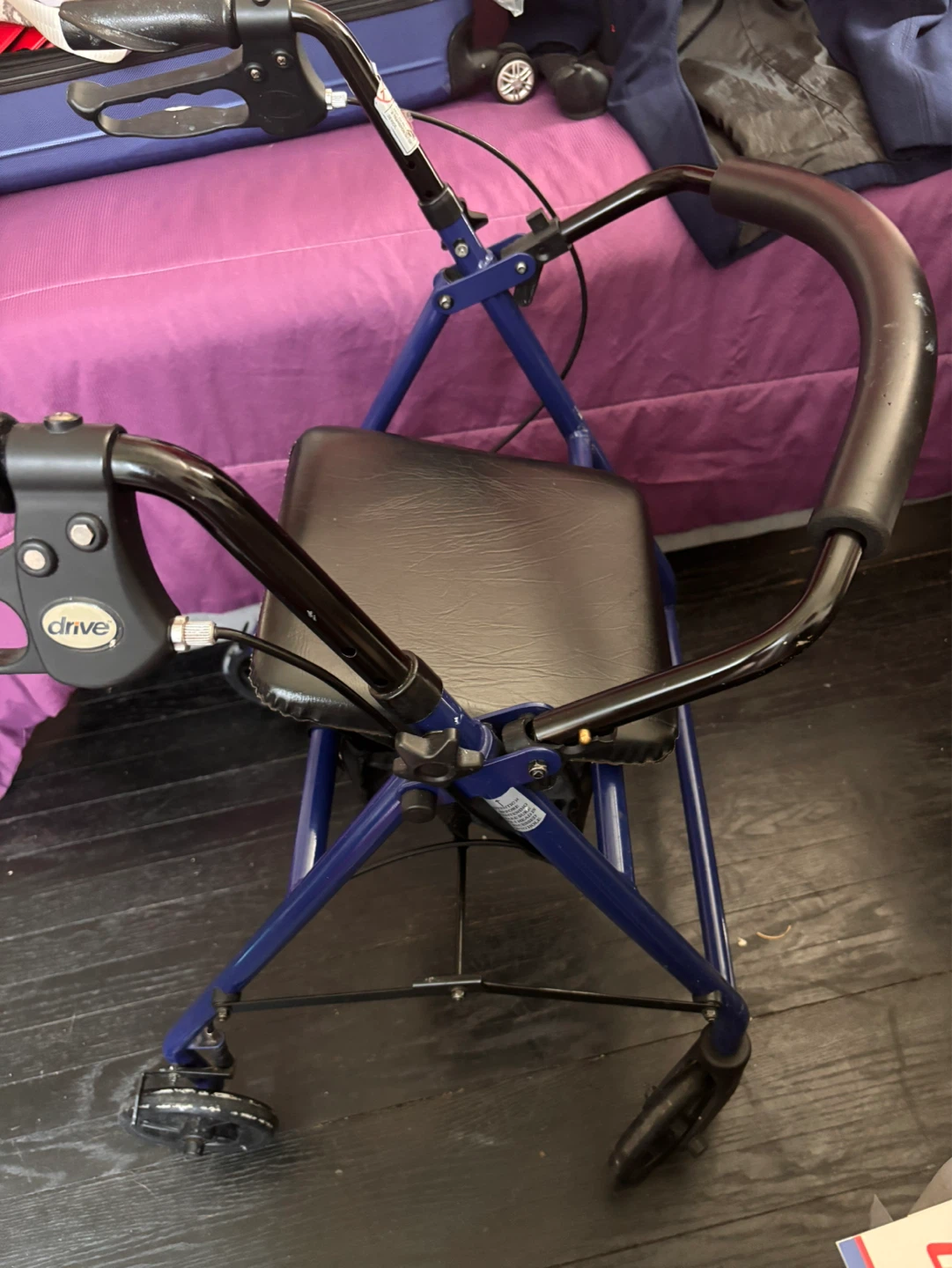 walker with seat and storage - photo 2