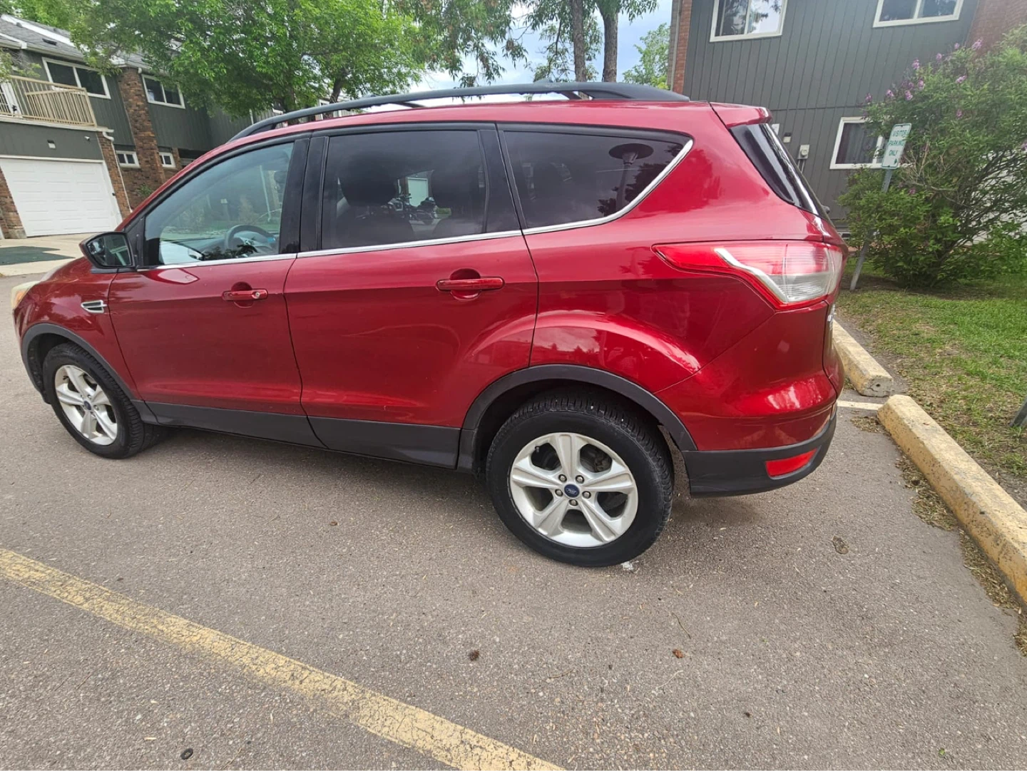2015 Ford Escape Red SUV - photo 2