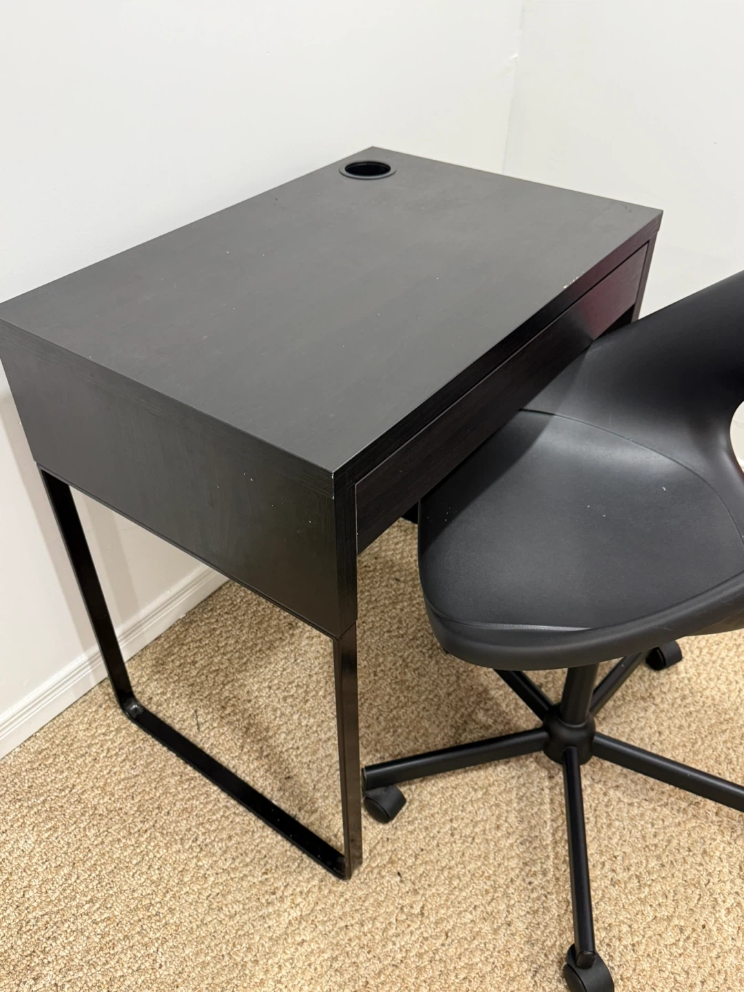 Black Modern Desk