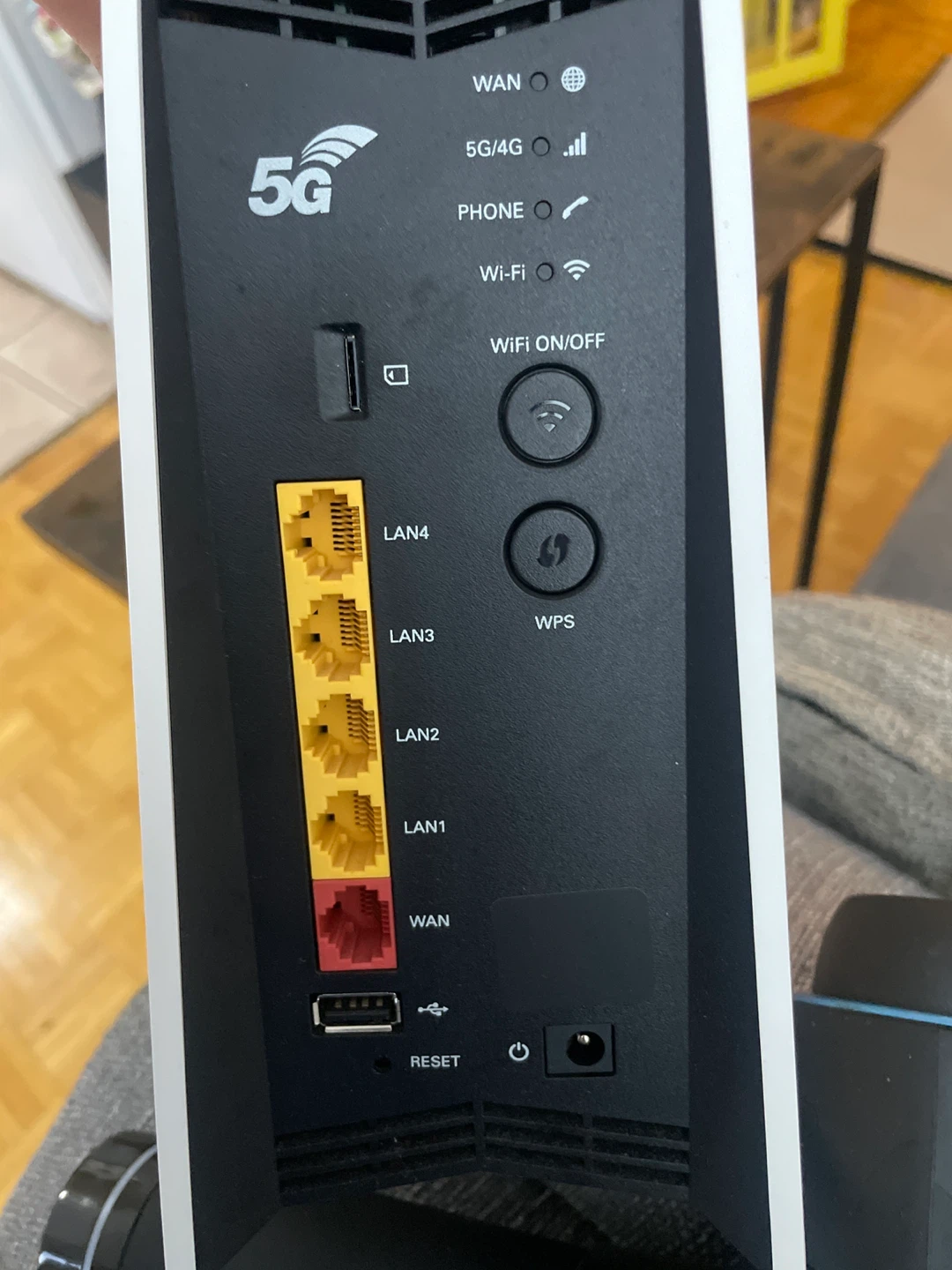 Vantiva Cobra 5G Xtream Fixed Wireless Access Gateway - photo 2