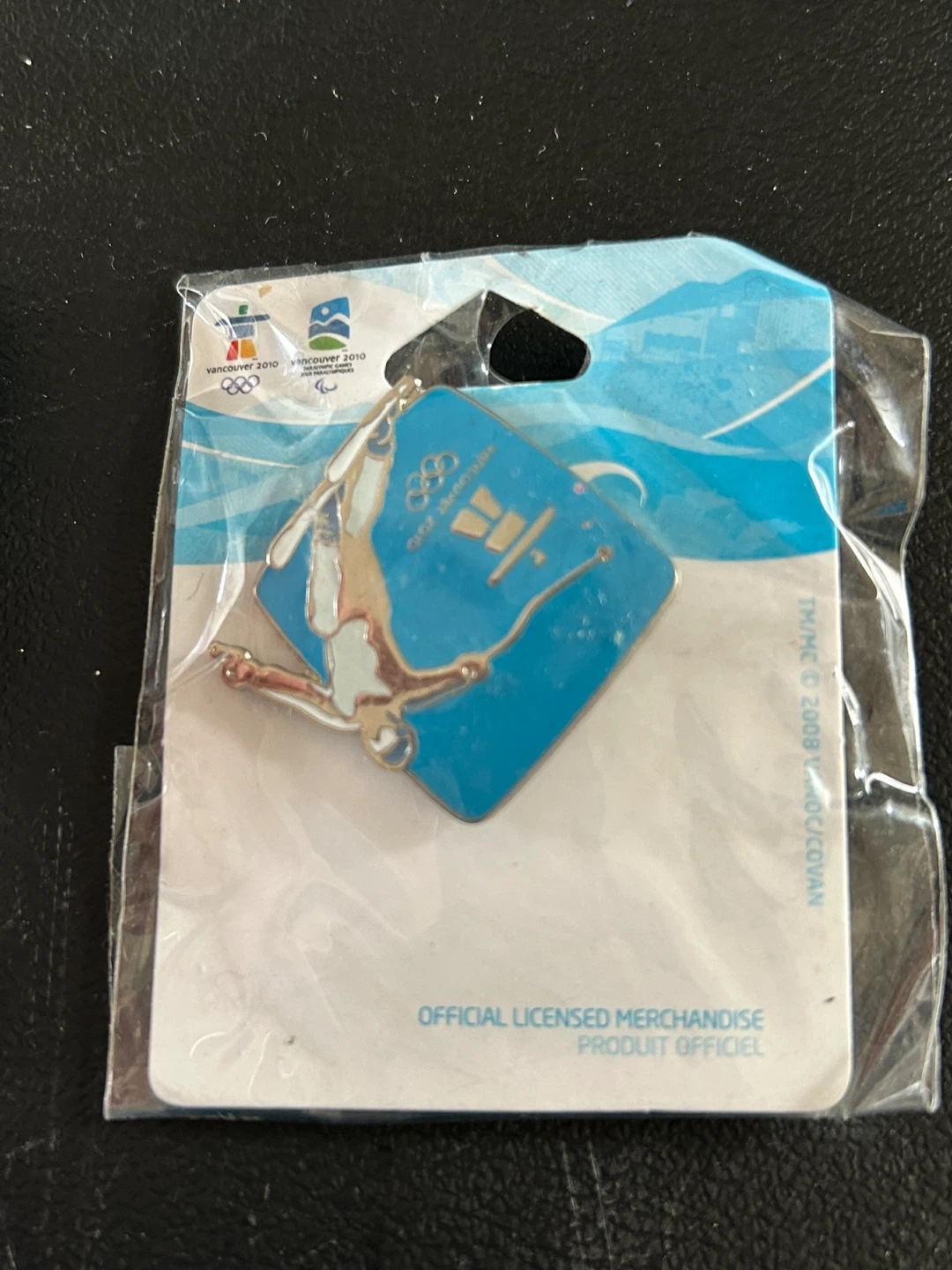 Vancouver 2010 Winter Olympics Silhouette Skier Pin - photo 4