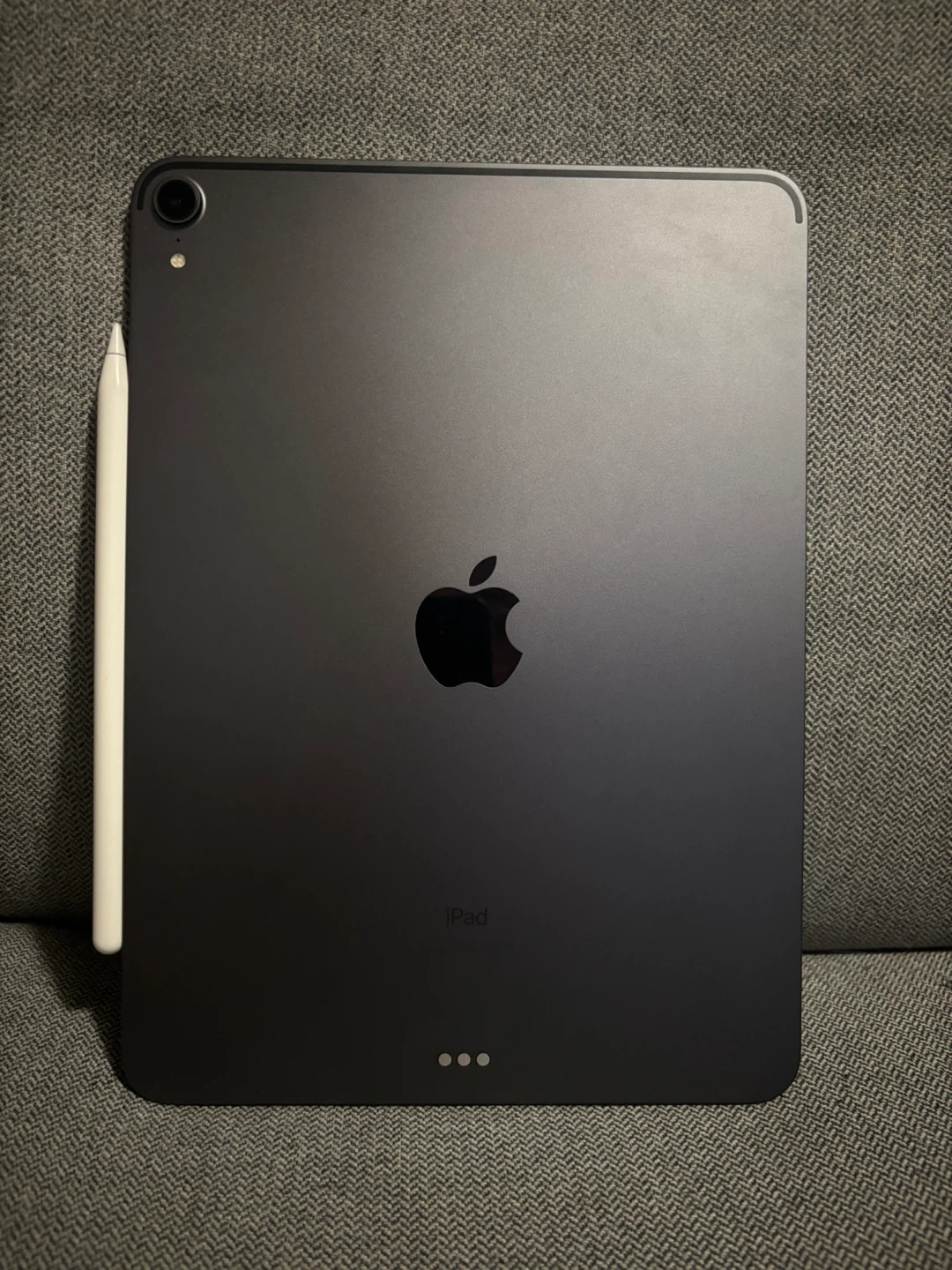 IPad Pro 11” First gen - photo 2