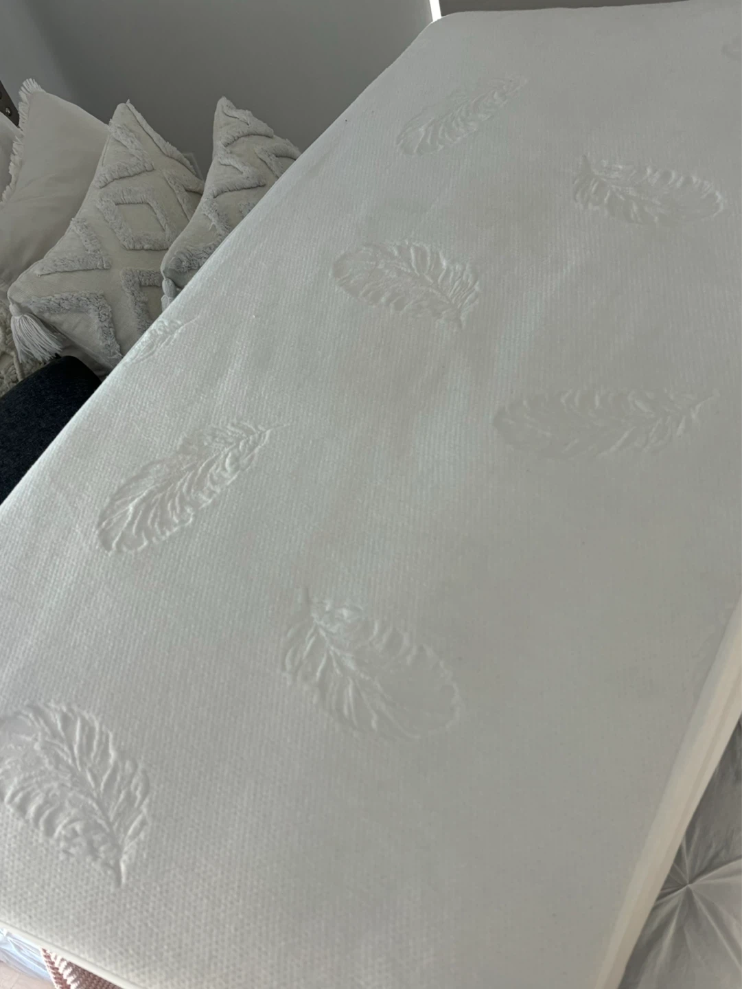 IKEA Crib with Drawers and its mattress - photo 2