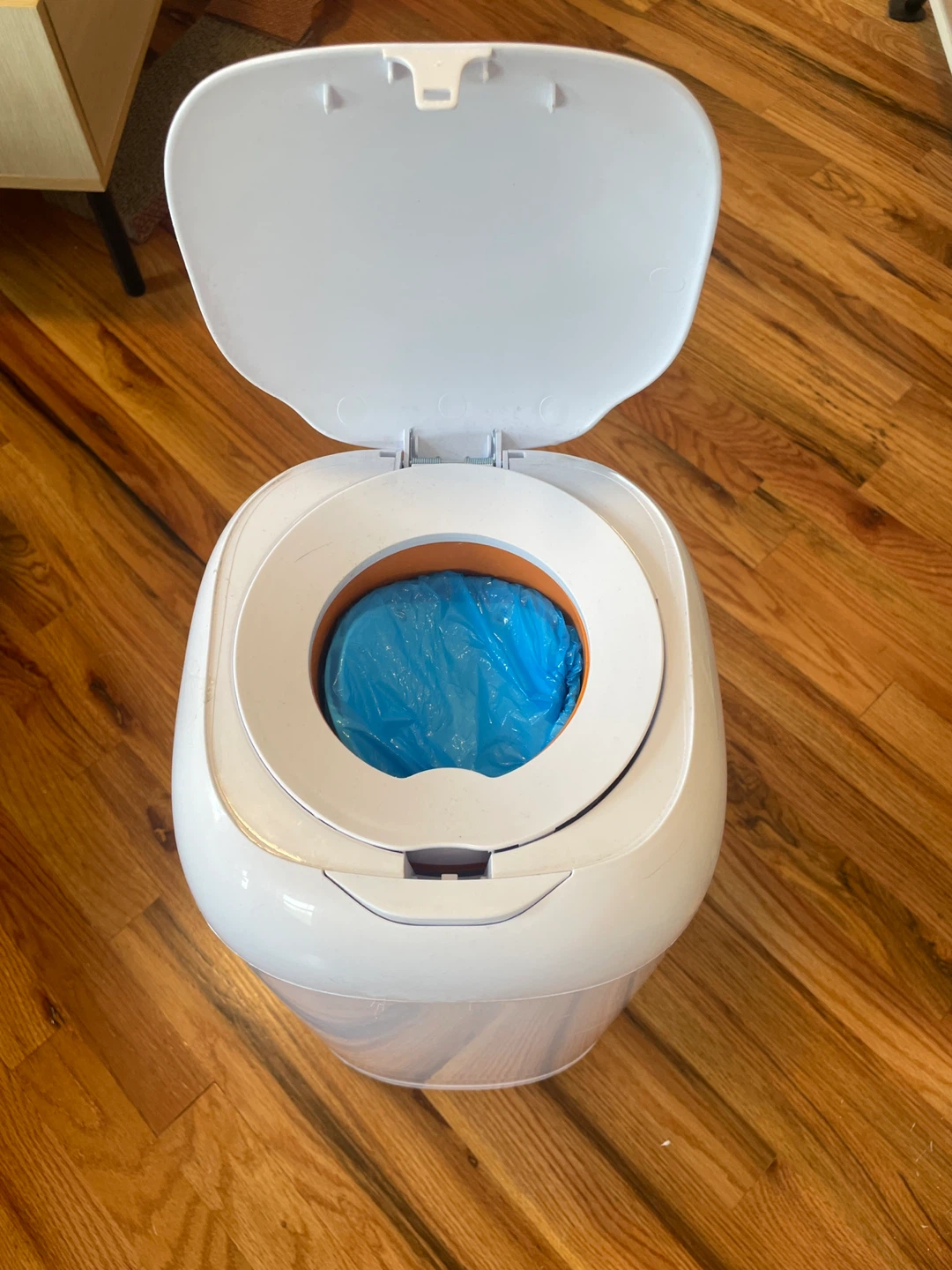 Diaper Genie + 1 refill - photo 3