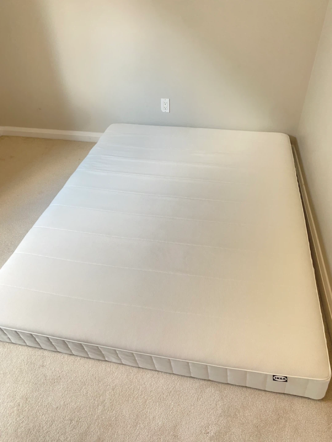 IKEA Vesteröy Queen Hybrid Mattress(used for 22months) - photo 2