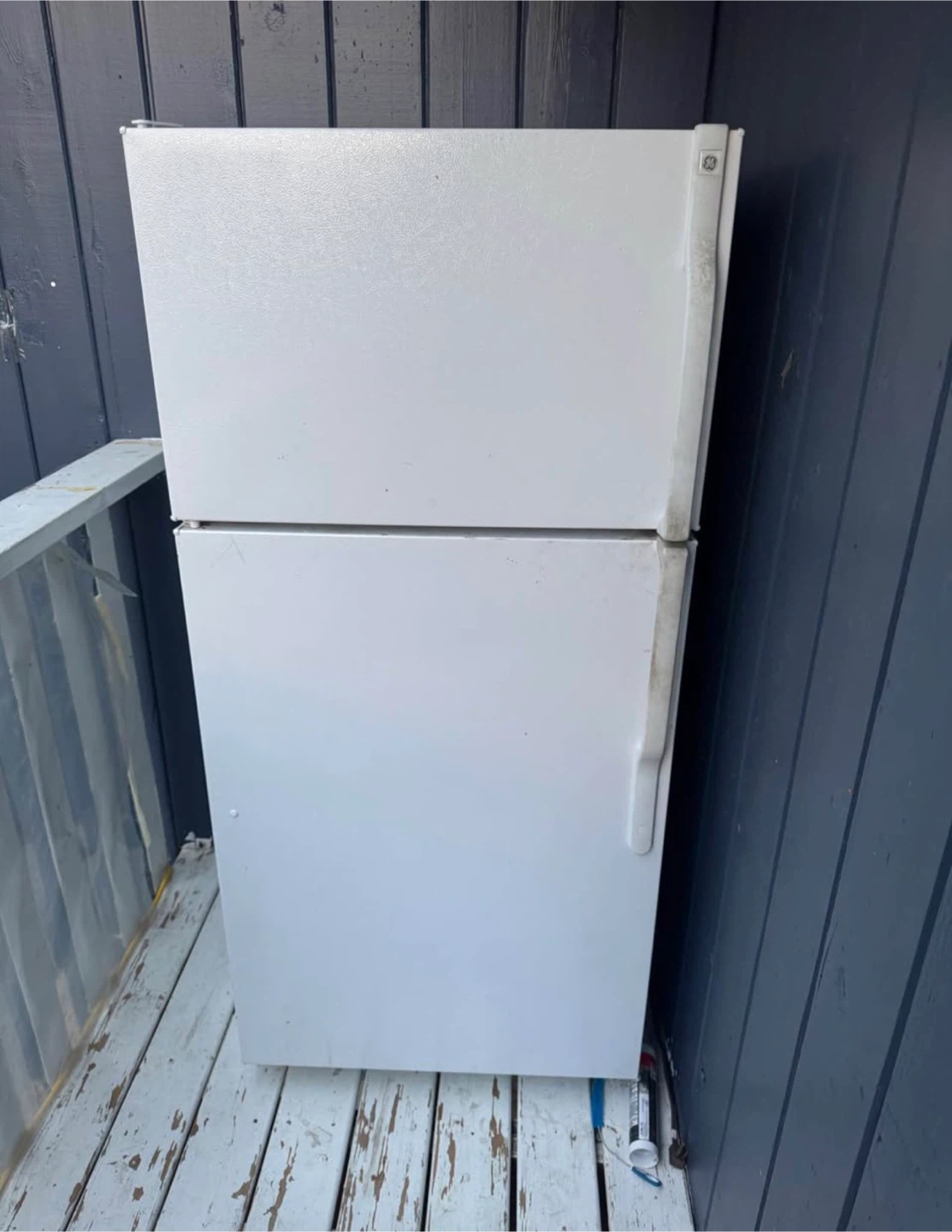 GE Refrigerator - photo 2