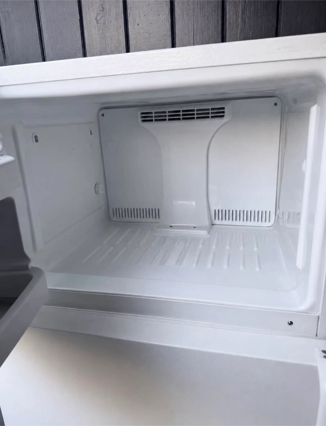 GE Refrigerator - photo 3