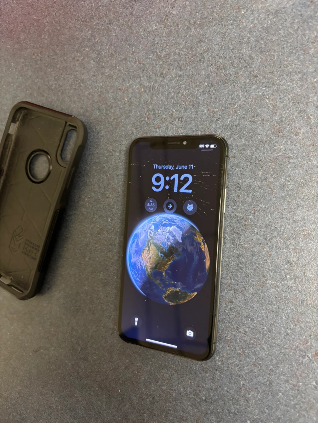 Apple iPhone Xs gb with OtterBox Case - photo 3