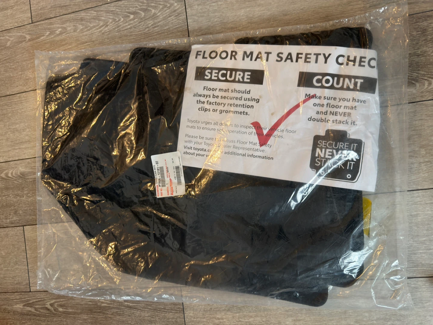 OEM Toyota Corolla Hatchback Carpet Floor Mats (4pc) - photo 2